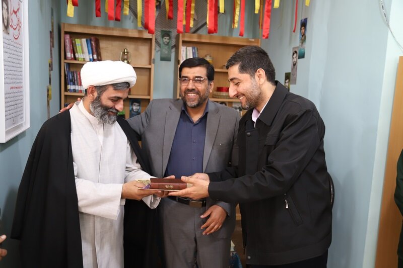 کتابخانه عمومی شهدای سپاه روستای بنهگز بازگشایی شد