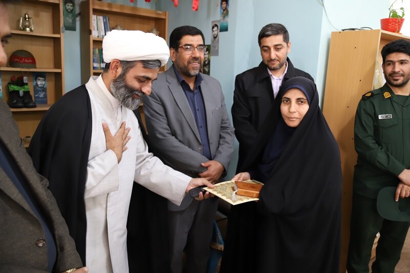 کتابخانه عمومی شهدای سپاه روستای بنهگز بازگشایی شد