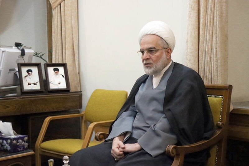 دیدار نماینده ولی فقیه در کردستان و دبیرکل نهاد کتابخانههای عمومی کشور