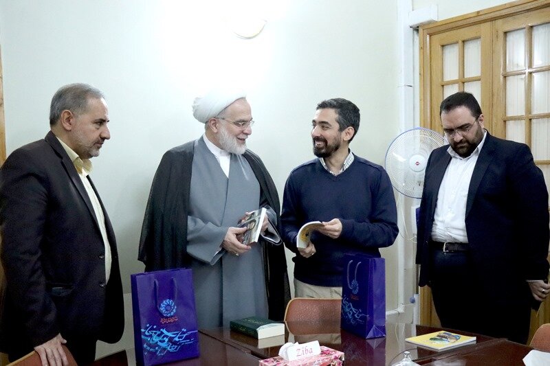 دیدار نماینده ولی فقیه در کردستان و دبیرکل نهاد کتابخانههای عمومی کشور