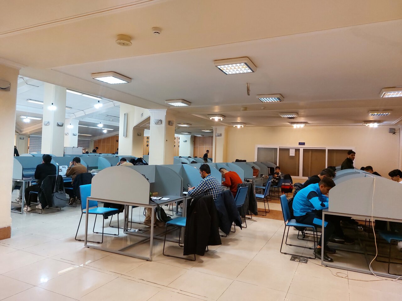 سالنهای مطالعه کتابخانه مرکزی ارومیه در روزهای جمعه دایر است