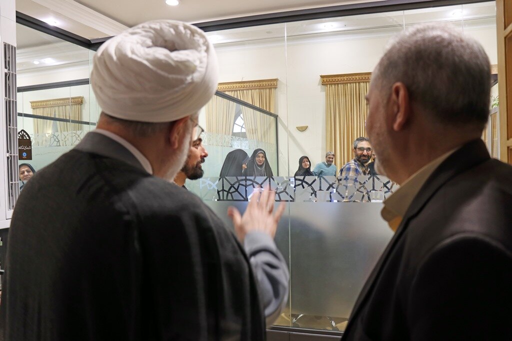 دیدار نماینده ولی فقیه در کردستان و دبیرکل نهاد کتابخانههای عمومی کشور