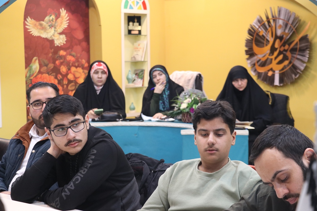 کارگاه «تسهیلگری از روشهای مشاوره کتاب» برگزار شد