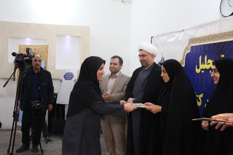 مادران، مخاطبان وفادار کتابخانههای عمومی