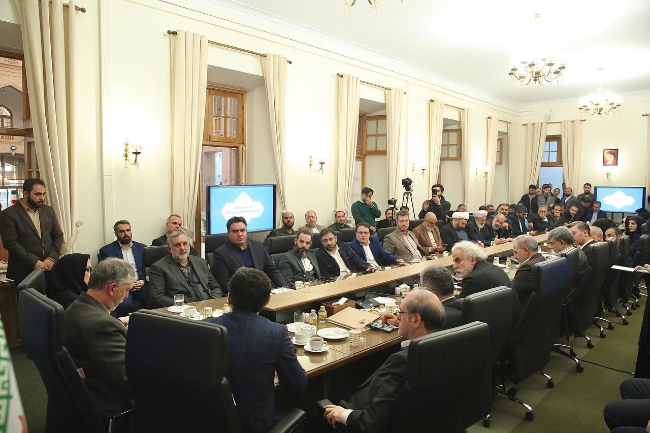 تلاش کردیم کتابخانههای عمومی محل حضور همه آرا، افکار و سلیقهها باشد/ معتقدیم «فرهنگ» نقطه وفاق در کشور است