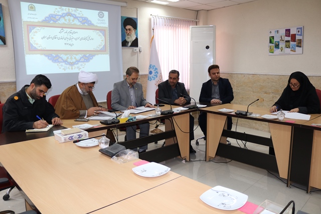 امضای تفاهمنامه همکاری ادارهکل کتابخانههای عمومی و سازمان عقیدتی سیاسی فرماندهی انتظامی استان سمنان