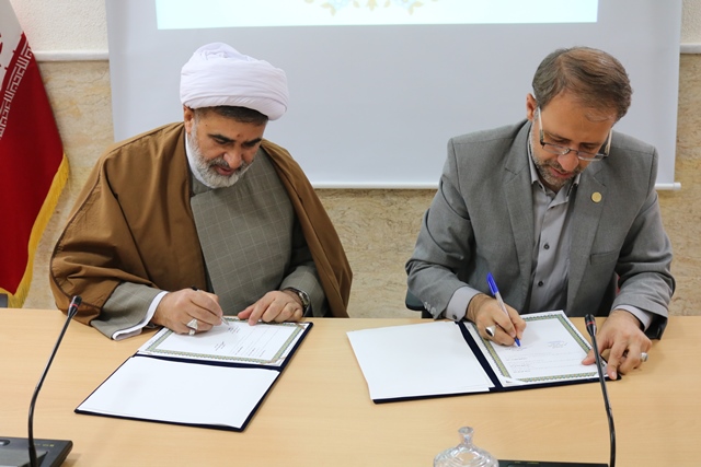 امضای تفاهمنامه همکاری ادارهکل کتابخانههای عمومی و سازمان عقیدتی سیاسی فرماندهی انتظامی استان سمنان