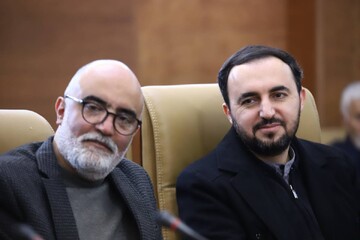 آیین رونمایی کتاب «سرو و سرود» در کتابخانه مرکزی پارک شهر