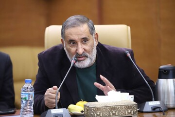 دکتر علیرضا قزوه؛شاعر برجسته کشوری-آیین رونمایی کتاب «سرو و سرود» در کتابخانه مرکزی پارک شهر