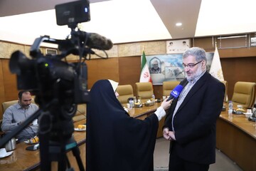 آیین رونمایی کتاب «سرو و سرود» در کتابخانه مرکزی پارک شهر