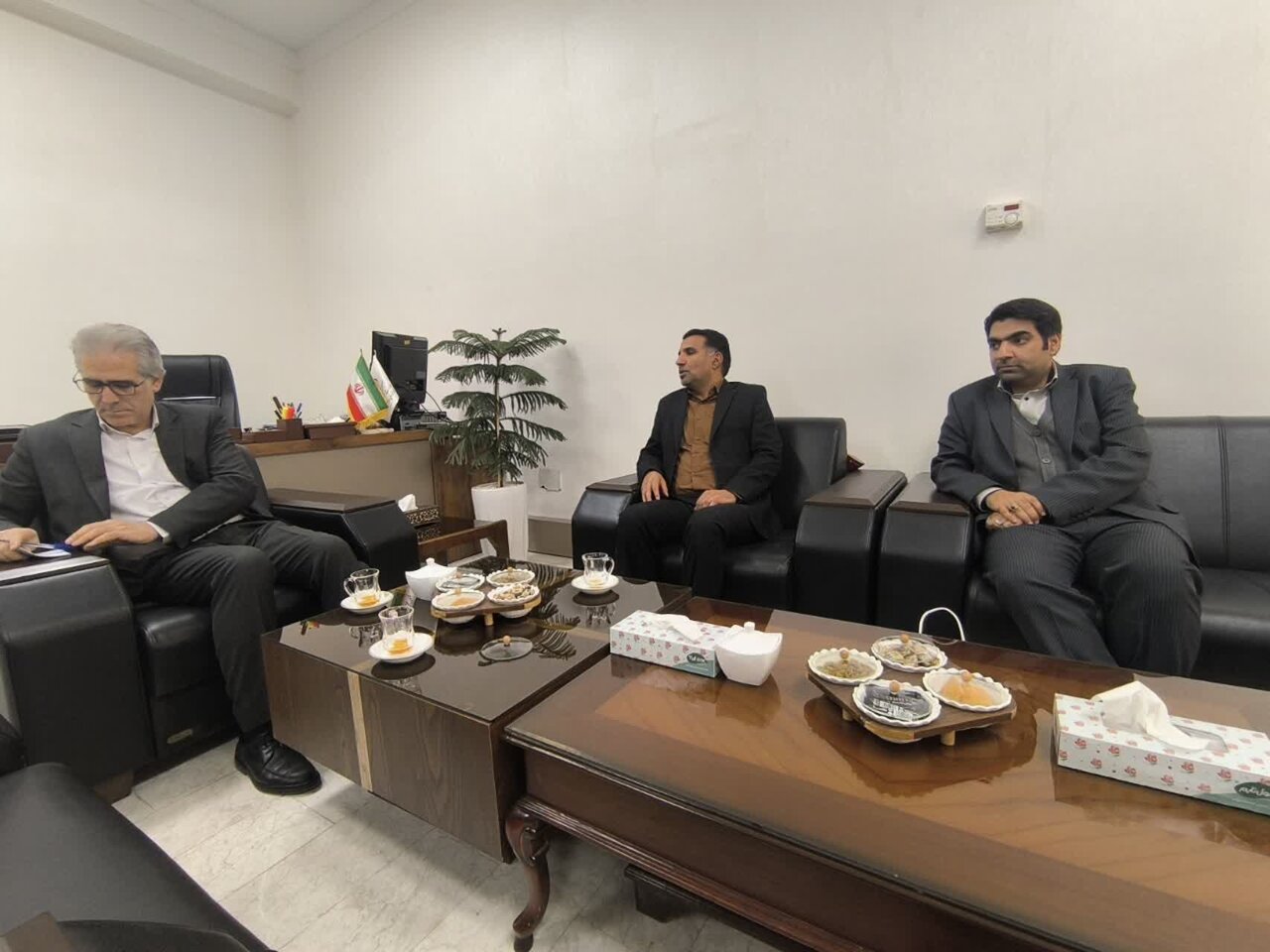 نقش تأثیرگذار فرمانداران در عملکرد انجمن کتابخانههای عمومی شهرستانها