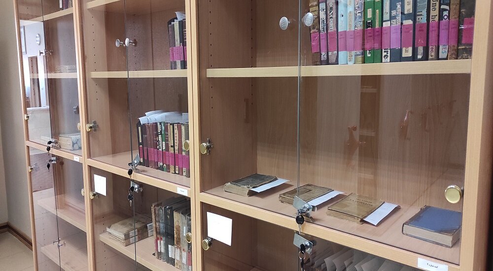 ۱۹ عنوان نسخه خطی و چاپ سنگی به کتابخانه‌های عمومی اردبیل اهدا شد