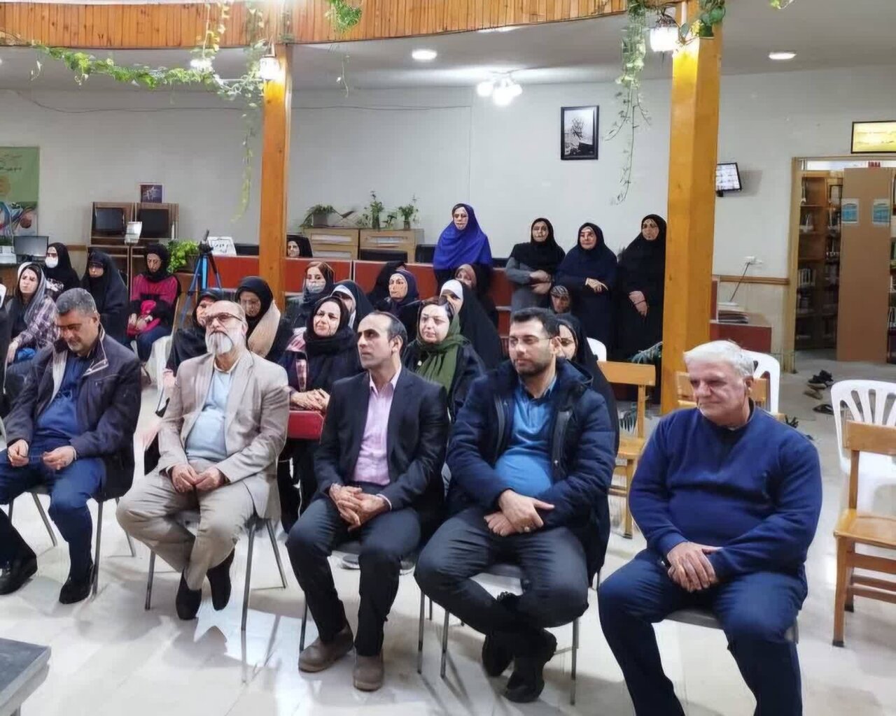 کارگاه آموزشی خاطرهنگاری دفاع مقدس در کتابخانه شهیدان نجاریان بابل