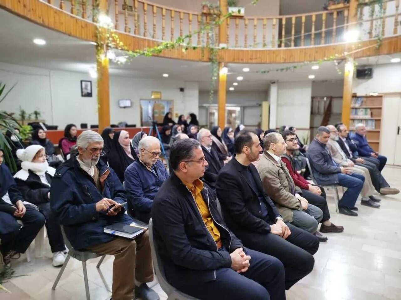 کارگاه آموزشی خاطرهنگاری دفاع مقدس در کتابخانه شهیدان نجاریان بابل