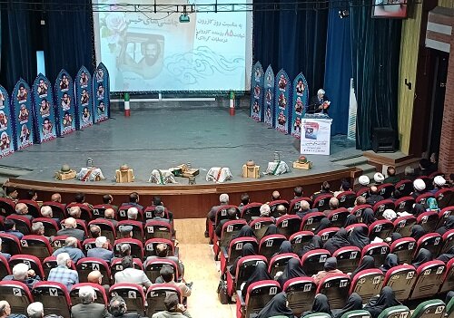 آیین رونمایی از کتاب «چاشنیهای خیس» در کازرون برگزار شد