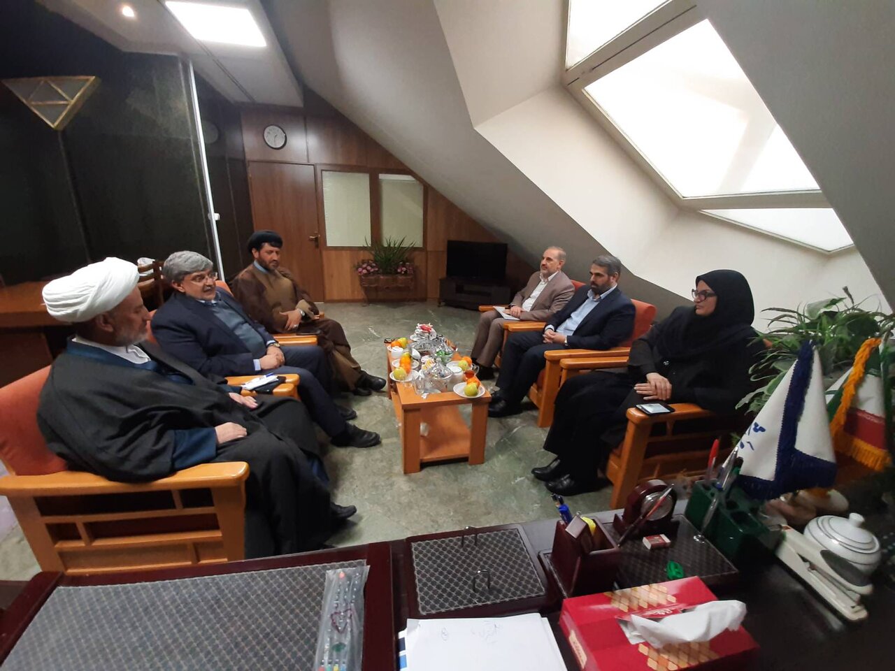 دیدار و گفتگوی دبیرکل نهاد و عضو ناظر مجلس در هیئت امنای کتابخانههای عمومی کشور