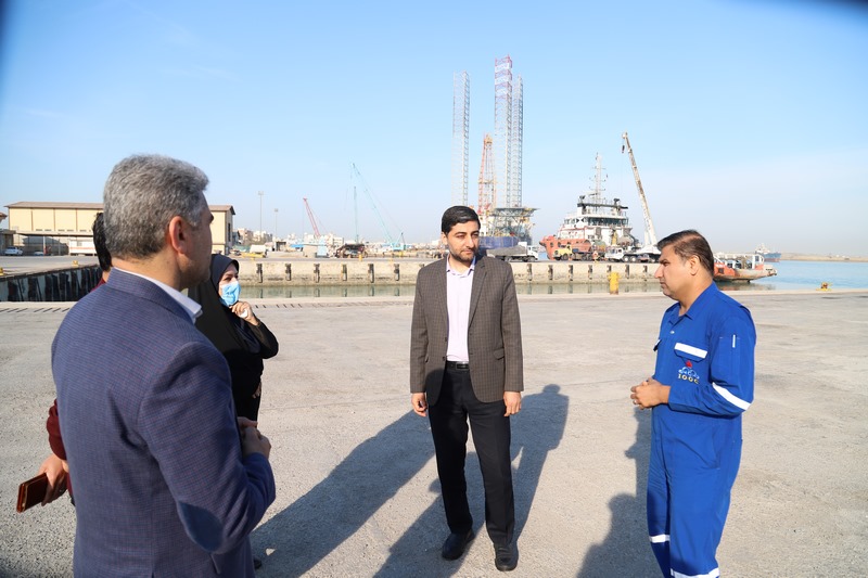 امضای تفاهمنامه ادارهکل کتابخانههای عمومی و شرکت نفت فلات قاره ناحیه بوشهر