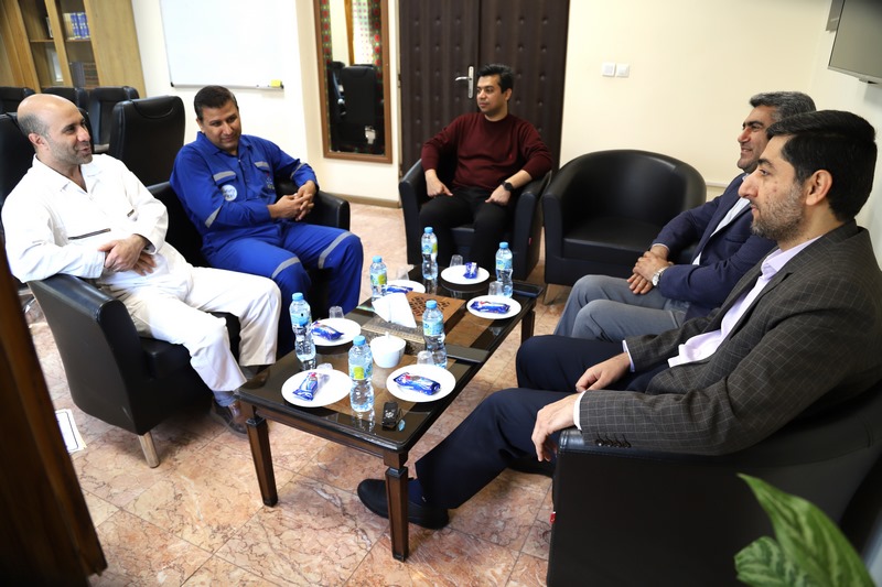 امضای تفاهمنامه ادارهکل کتابخانههای عمومی و شرکت نفت فلات قاره ناحیه بوشهر