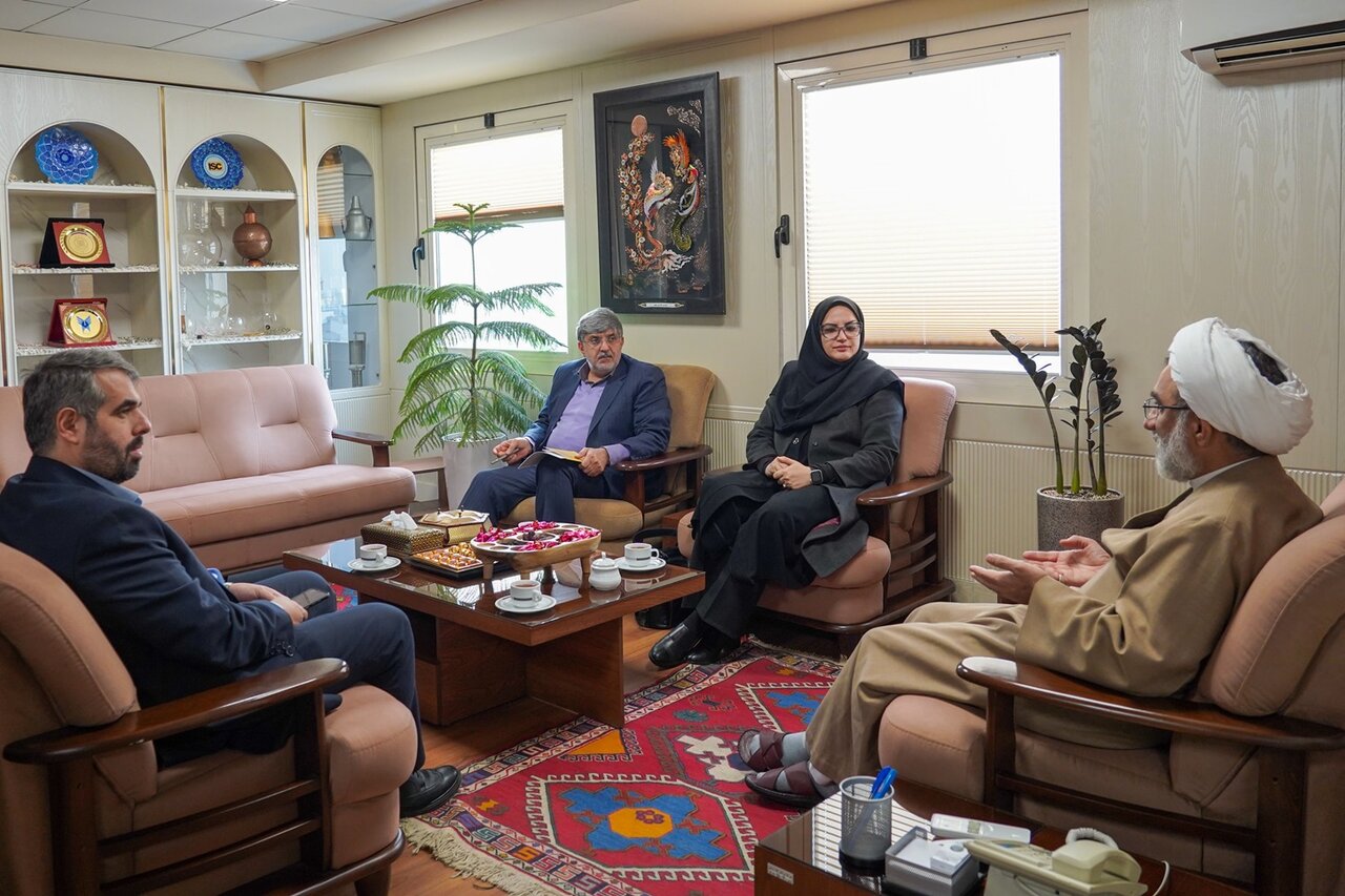 دیدار نوروزی دبیرکل نهاد کتابخانههای عمومی کشور با دبیر شورای عالی انقلاب فرهنگی