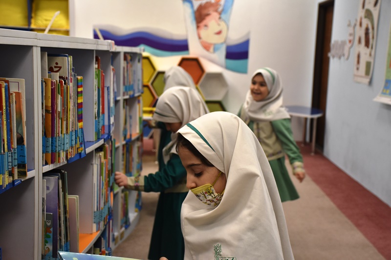 برنامههای متنوع فرهنگی با حضور جمعی از دانشآموزان مدرسه دخترانه بعثت برگزار شد