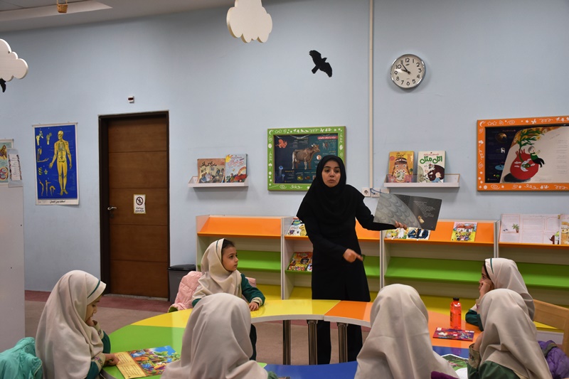 برنامههای متنوع فرهنگی با حضور جمعی از دانشآموزان مدرسه دخترانه بعثت برگزار شد