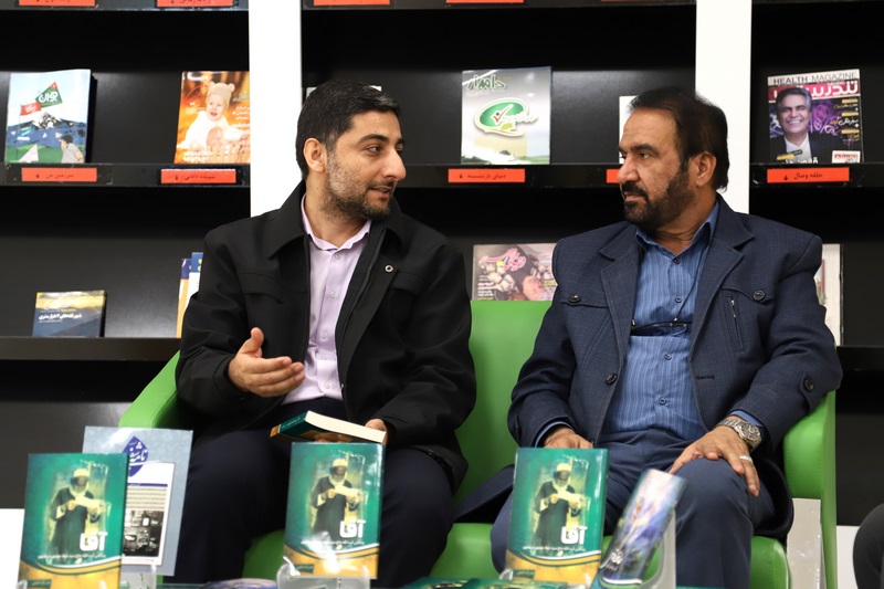 «آقا» به کتابخانههای عمومی استان بوشهر اهدا شد