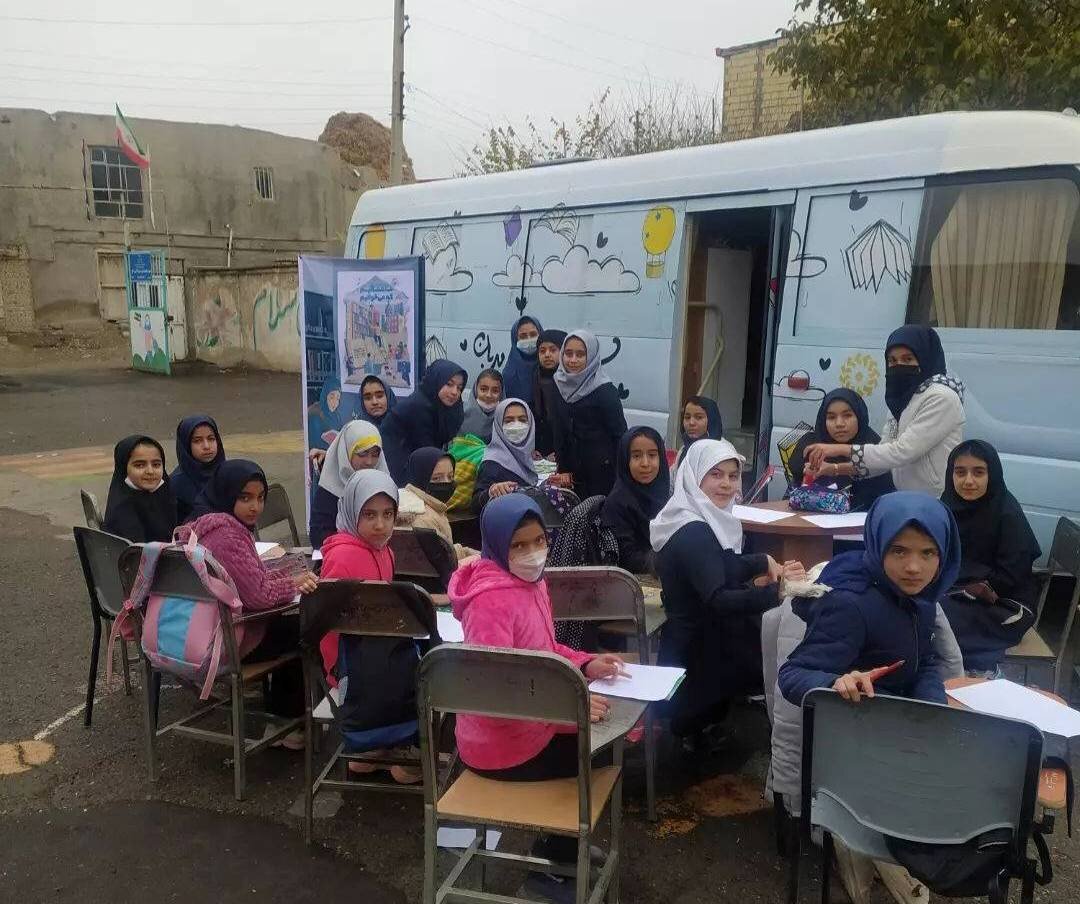 «پیکصبا» کتابخانهای که امید را به روستاها میبرد