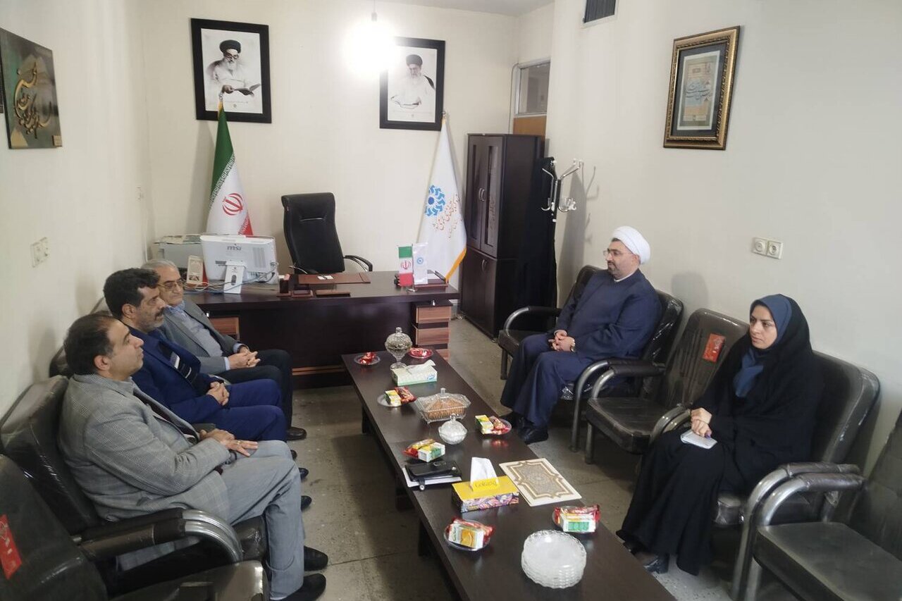 امضای تفاهمنامه همکاری اداره کل کتابخانههای عمومی و بنیاد ایران شناسی لرستان