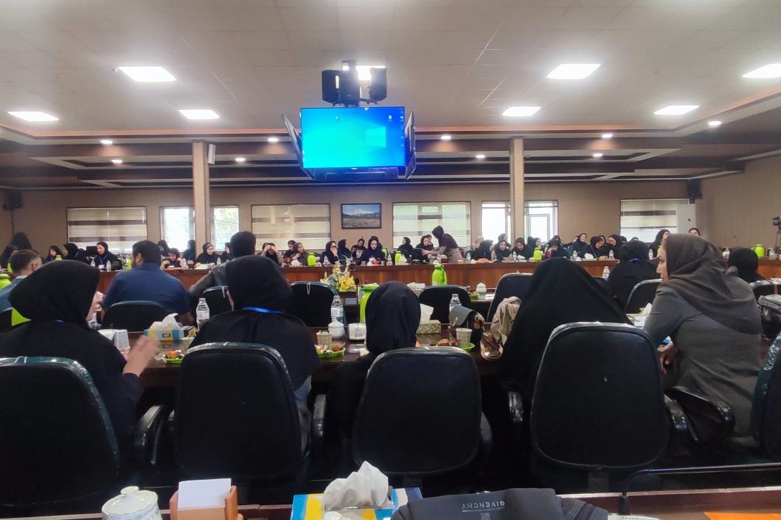 تبلور خودباوری و تمرین کارگروهی، رویکرد نوین نهاد کتابخانه‌ها به آموزش ضمن خدمت