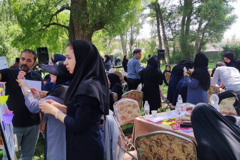 تبلور خودباوری و تمرین کارگروهی، رویکرد نوین نهاد کتابخانه‌ها به آموزش ضمن خدمت