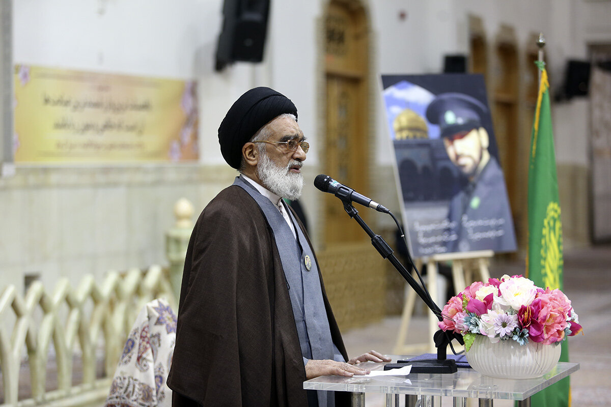 رونمایی از کتاب «کُنج حرم» در حاشیه آیین خطبهخوانی خادمان حرم حضرت معصومه(س)