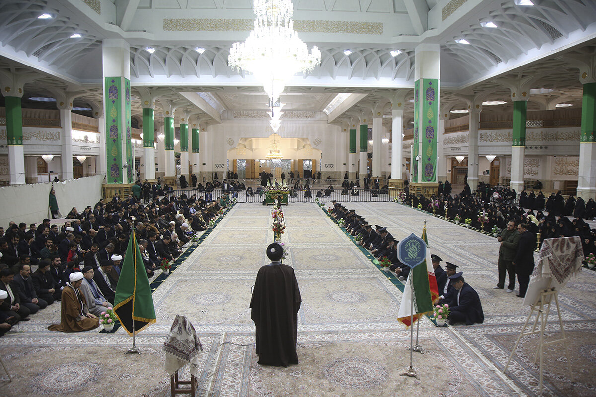 رونمایی از کتاب «کُنج حرم» در حاشیه آیین خطبهخوانی خادمان حرم حضرت معصومه(س)