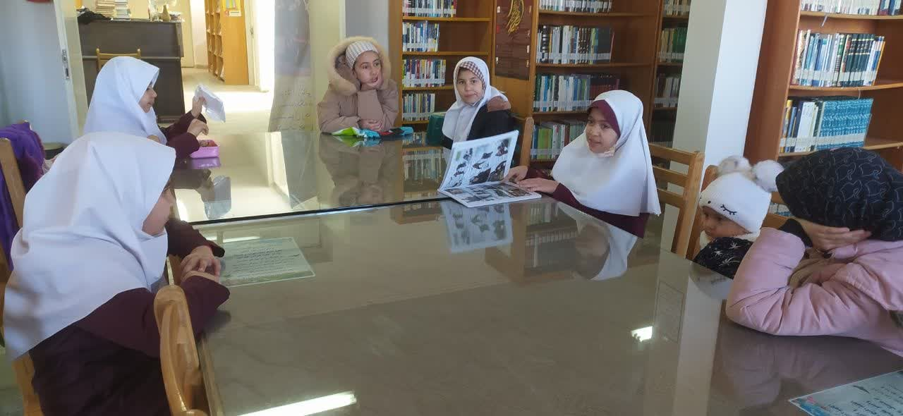 بزرگداشت مقام پدر در کتابخانههای عمومی استان مرکزی