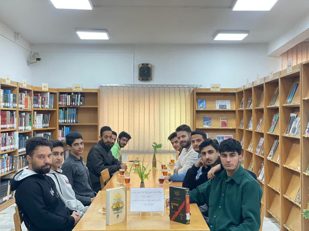 بزرگداشت مقام پدر در کتابخانههای عمومی استان مرکزی