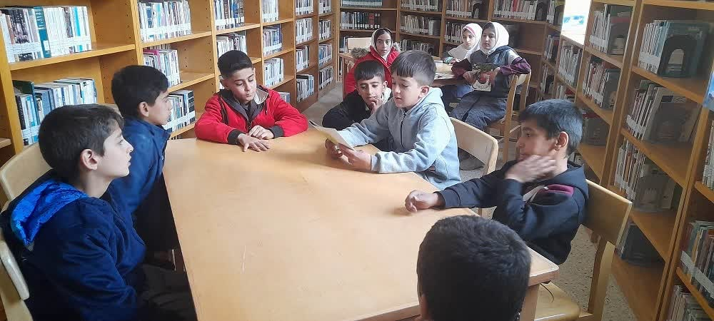 بزرگداشت مقام پدر در کتابخانههای عمومی استان مرکزی