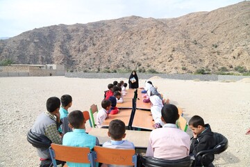 اردوی فرهنگی جهادی «روستا با طعم کتاب» در روستای درنگ استان بوشهر