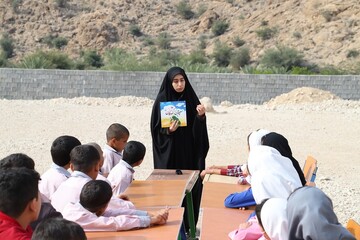 اردوی فرهنگی جهادی «روستا با طعم کتاب» در روستای درنگ استان بوشهر