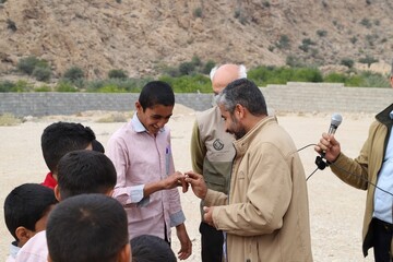 اردوی فرهنگی جهادی «روستا با طعم کتاب» در روستای درنگ استان بوشهر