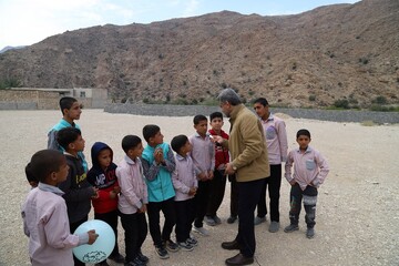 اردوی فرهنگی جهادی «روستا با طعم کتاب» در روستای درنگ استان بوشهر