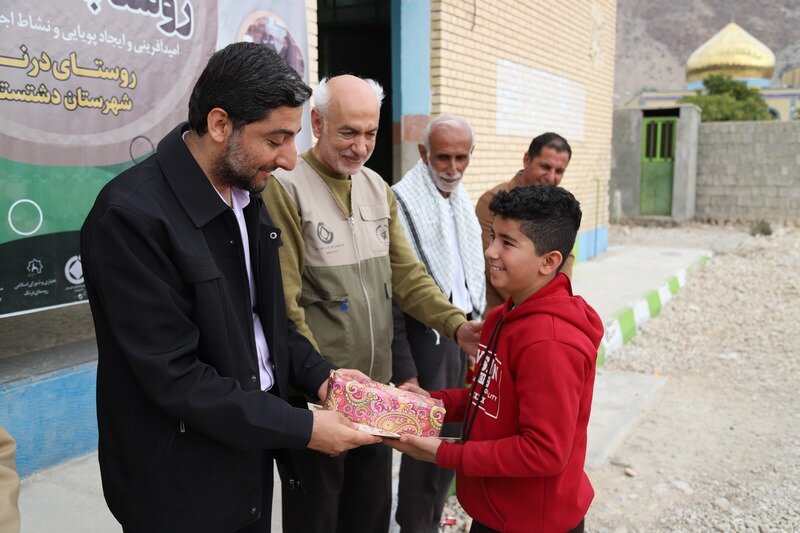 جهاد فرهنگی با طعم کتاب در روستایی در دل کوه