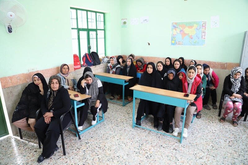 جهاد فرهنگی با طعم کتاب در روستایی در دل کوه