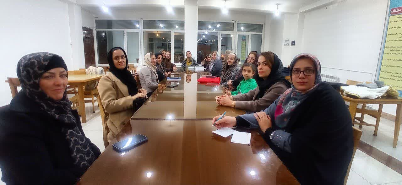 بزرگداشت مقام پدر در کتابخانههای عمومی استان مرکزی