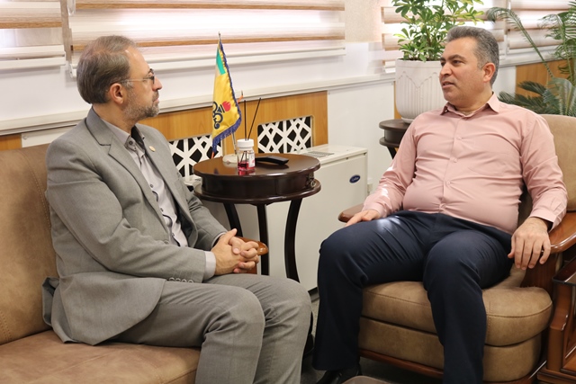 دیدار مدیرکل کتابخانههای عمومی سمنان با مدیرعامل شرکت گاز استان