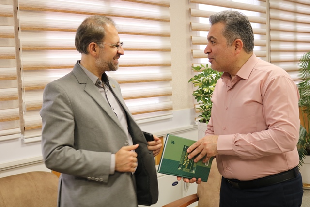 دیدار مدیرکل کتابخانههای عمومی سمنان با مدیرعامل شرکت گاز استان