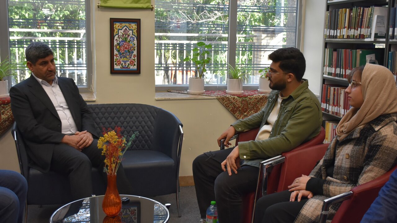 کتابخانههای عمومی باید کانون گفتگو، تبادل اندیشه و تقویت سرمایه اجتماعی باشند