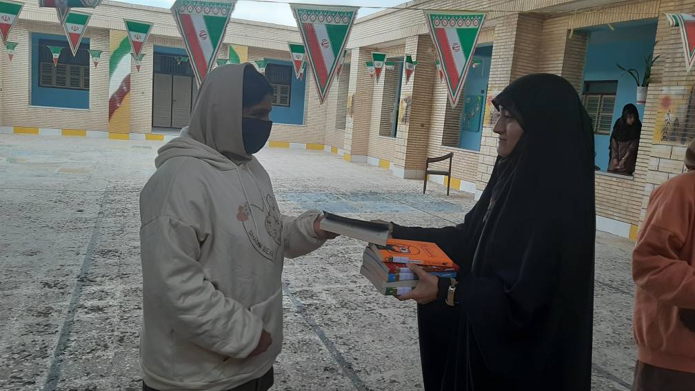 اجرای طرح «کولهپشتی کتاب» در مدارس شهرستان بندرلنگه