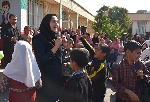 اولین اردوی «یک‌روز با کتاب» در خومه‌زار فارس، برگزار شد