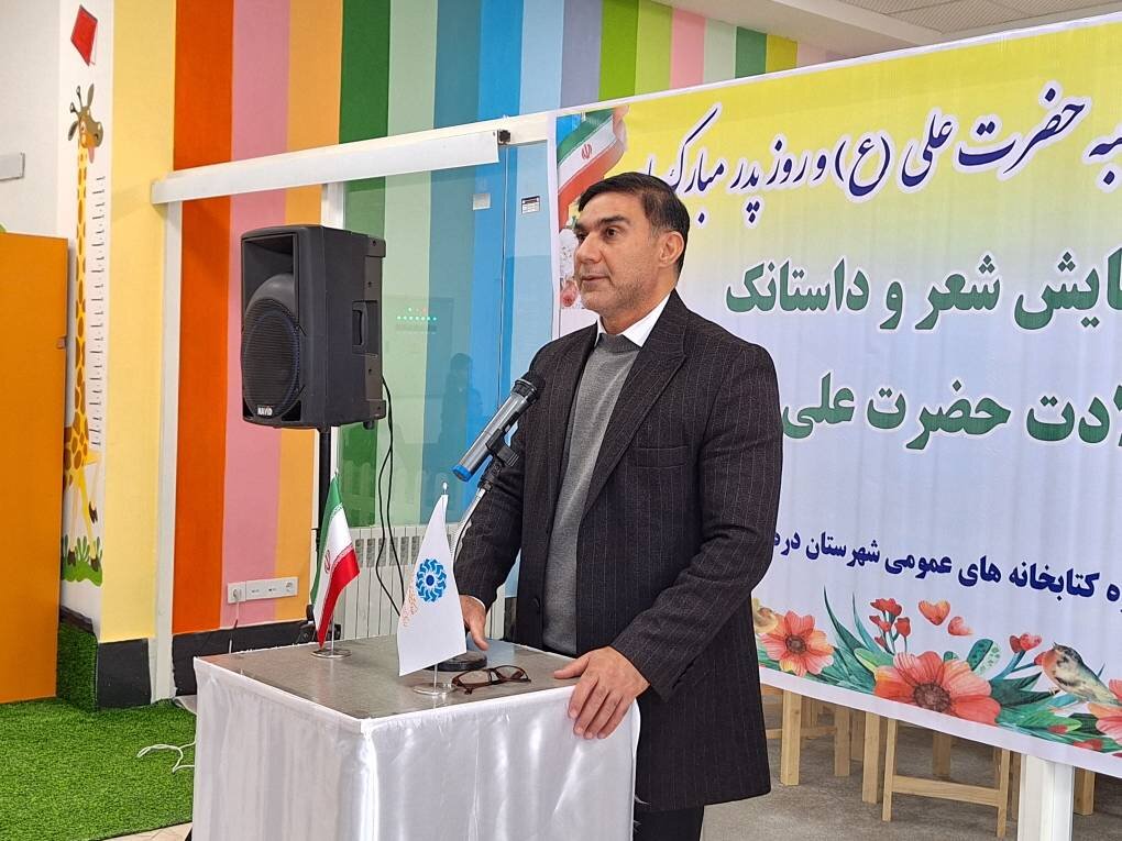 محفل ادبی با محوریت شعر و داستانک در شهرستان درهشهر برگزار شد