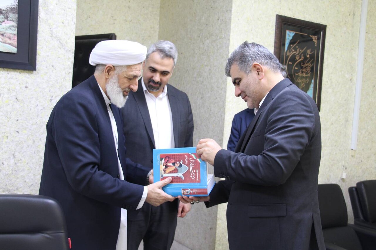 مدیرعامل بانک قرضالحسنه مهر ایران با مدیرکل کتابخانههای عمومی گلستان دیدار کرد