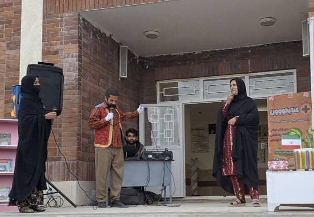 «یک روز شاد با کتاب» در شهر چاهمرید شهرستان کهنوج برگزار شد